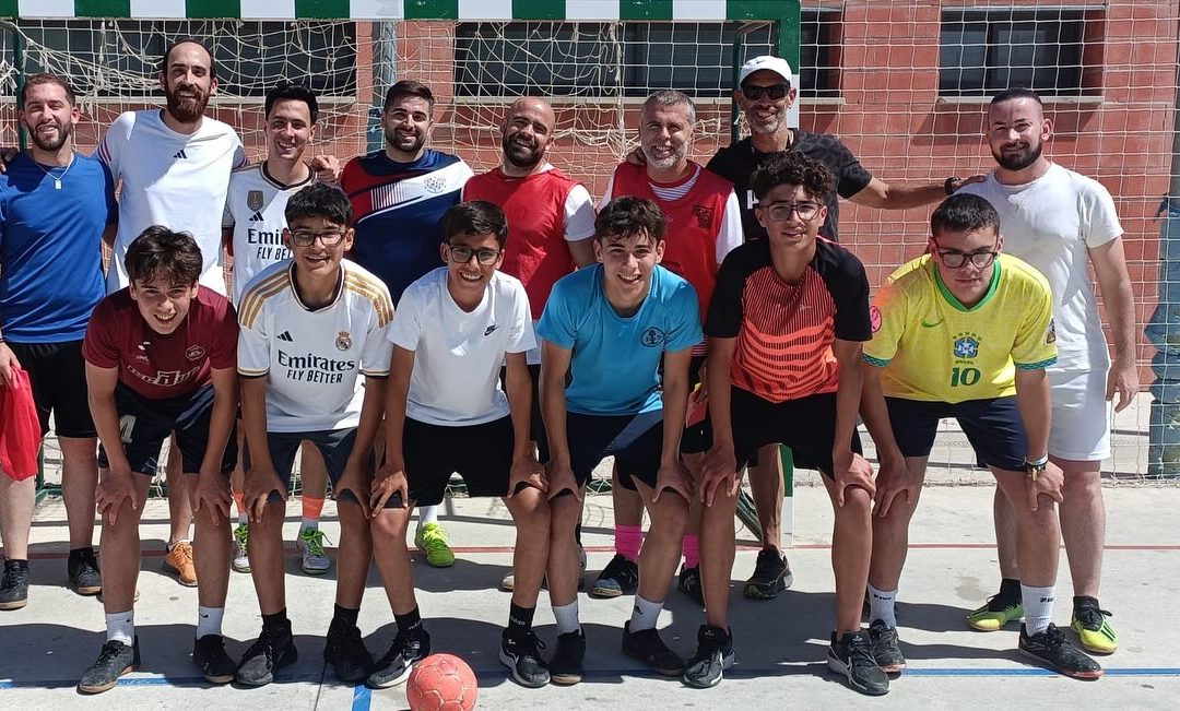 ⚽ ¡Partidazo en el recreo! 🔥